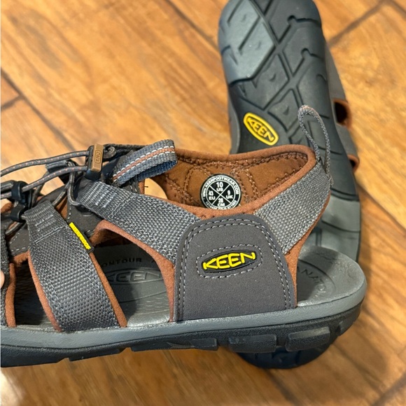 Keen Men\'s Clearwater CNX Sandals H2 Water Sport Hiking Shoes Size 10